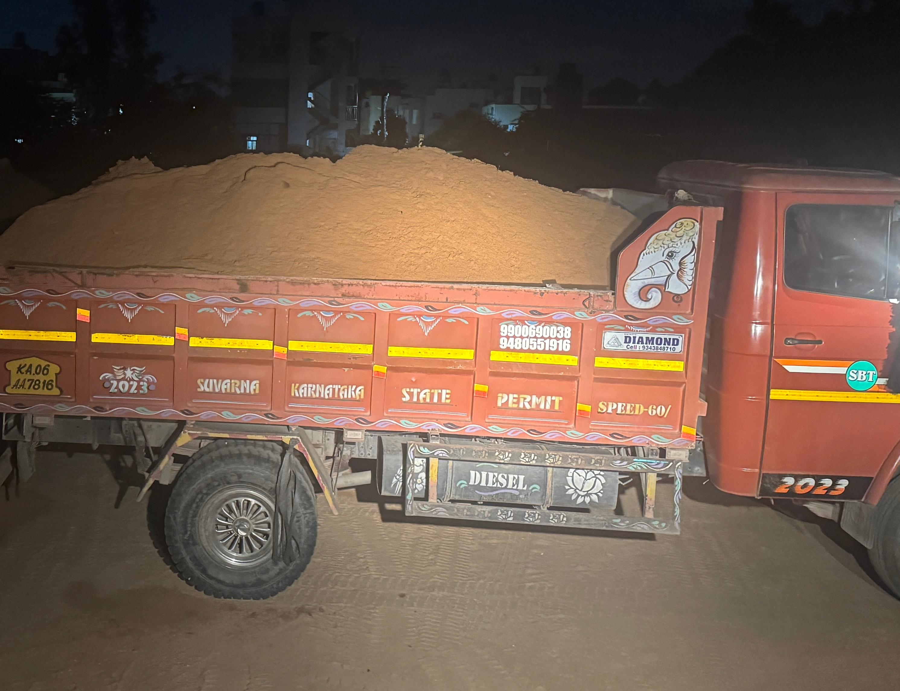 7-10 Ton Vehicle